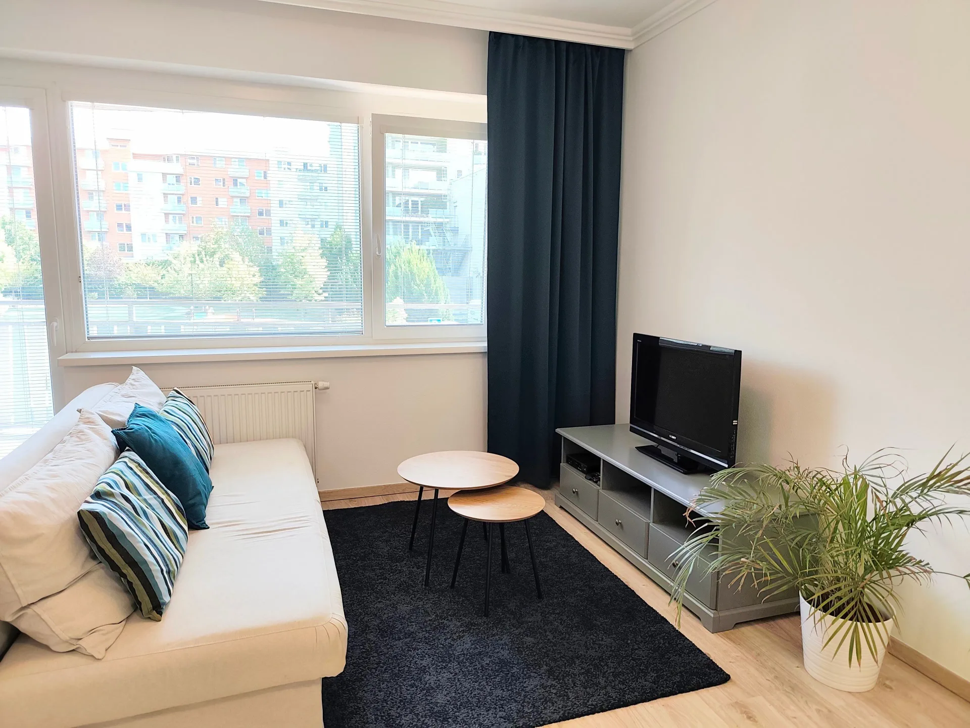 REZERVOVANÝ Bosákova, prenájom 2izb. byt, komplet zariadený, garáž