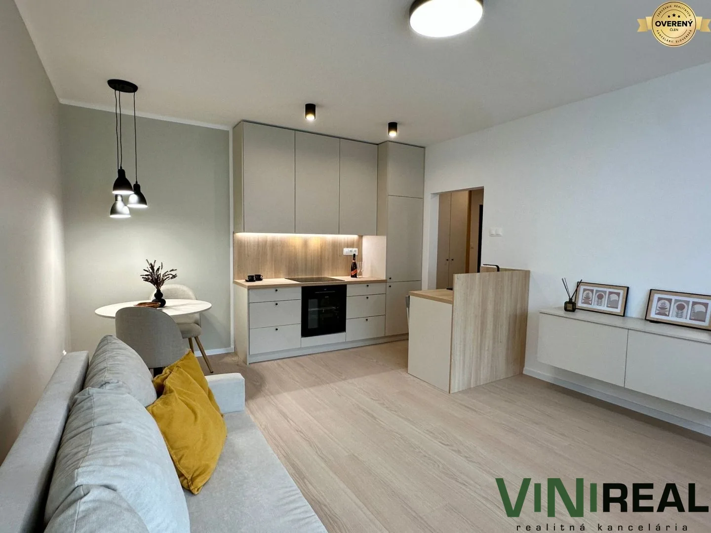 PRENÁJOM | ELEGANTNÝ 2-IZBOVÝ BYT | BRATISLAVA – VRAKUŇA
