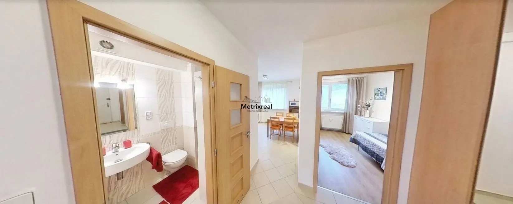 Priestranný 3-izbový byt pri Kamzíku (Pet-friendly, 1. poschodie, balkón na juh)