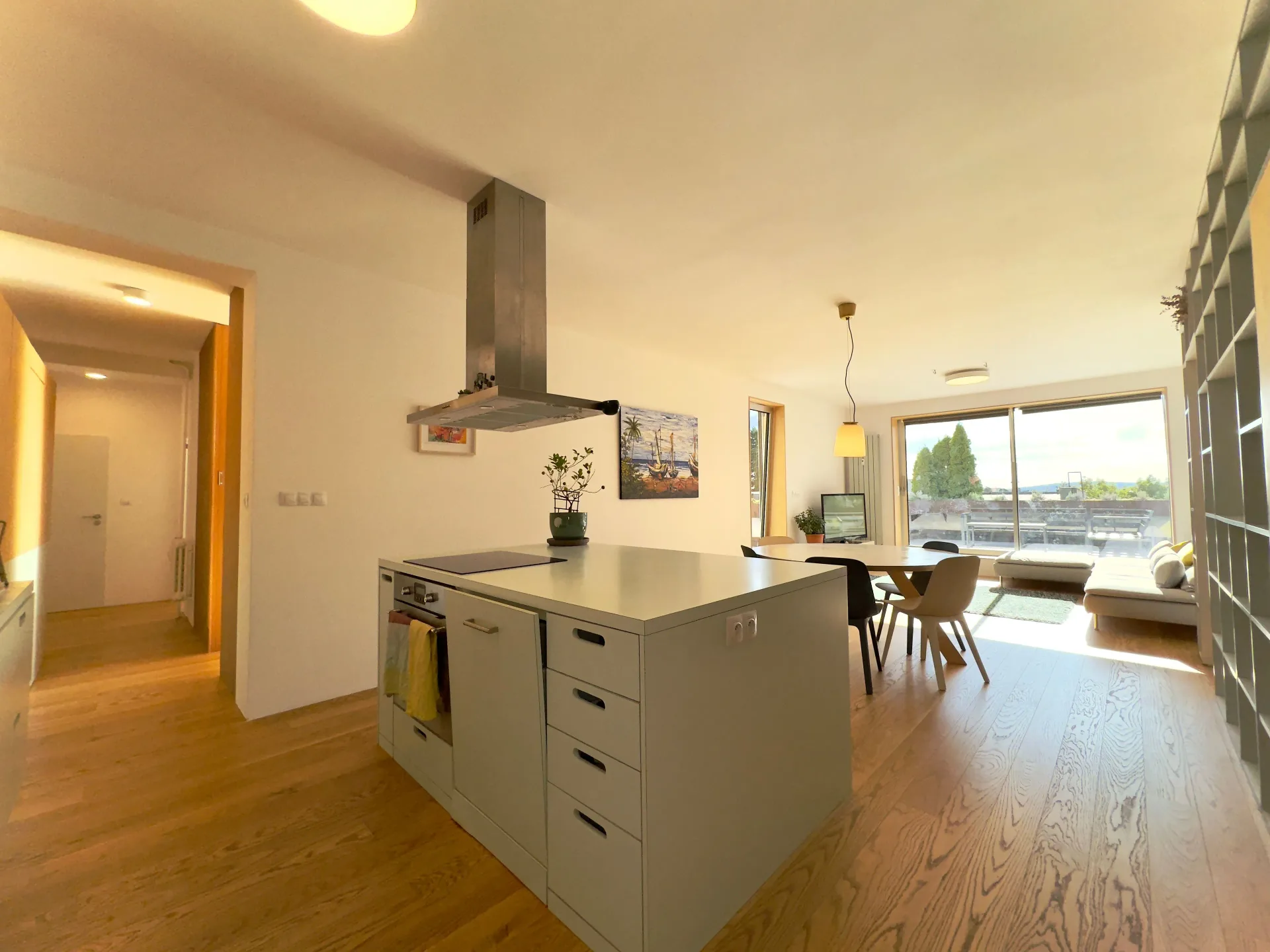 Na prenájom | Slnečný 4-izbový byt 106,6 m² s dvomi terasami 60 m² a parkovaním | Horský park, Bratislava I – Staré Mesto