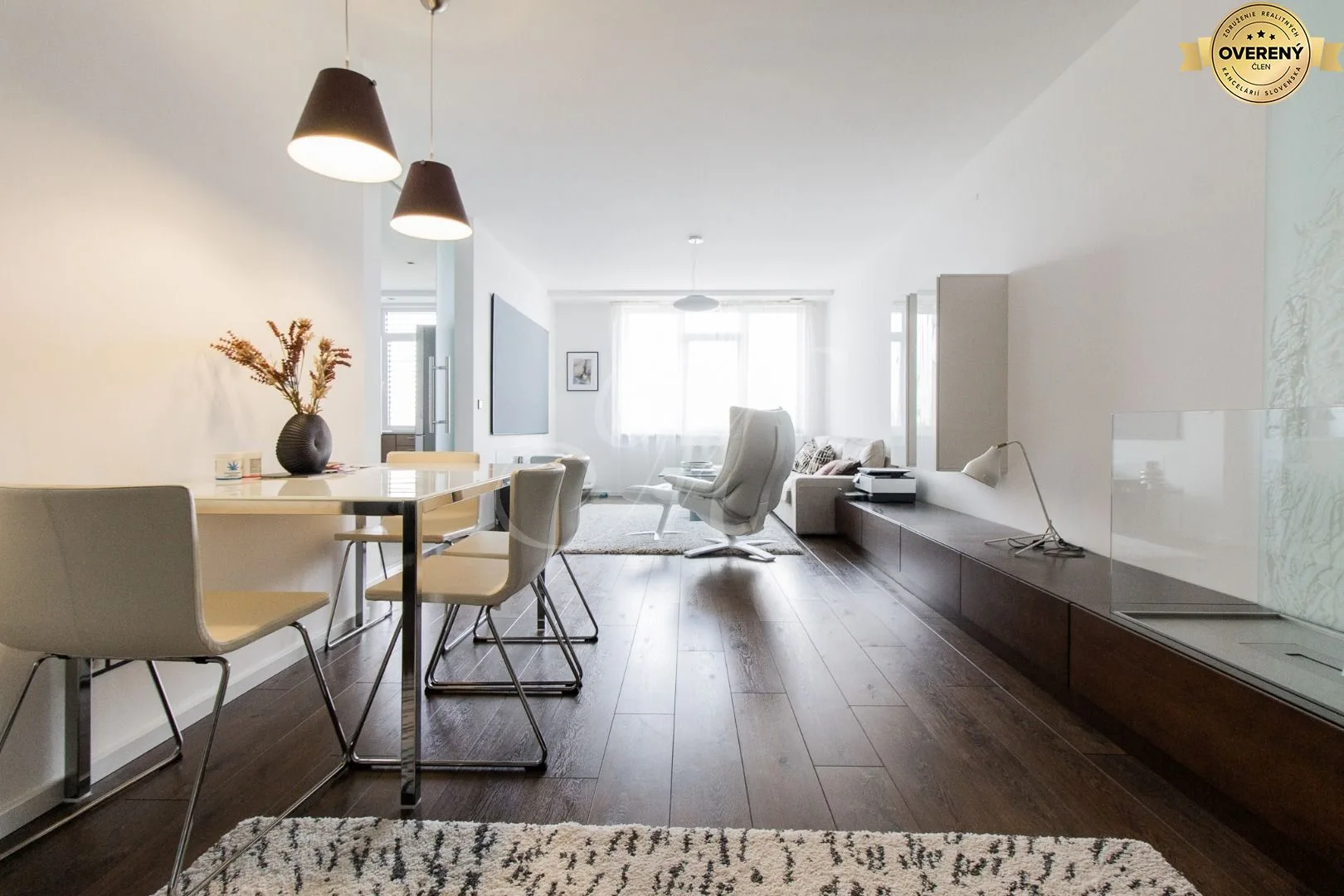 METROPOLITAN │Priestranný 4 izbový byt v centre Bratislavy