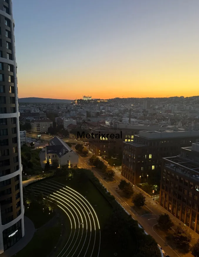 Luxusný 2-izbový byt v SKY PARK s priamym výhľadom na Bratislavský hrad
