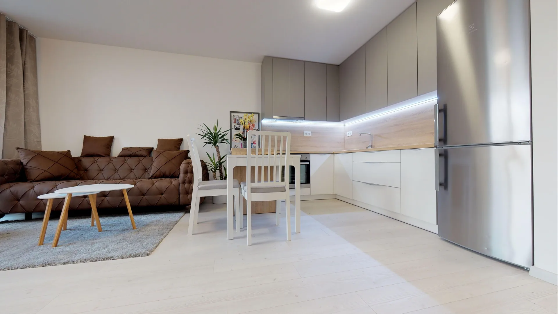 Prenájom 2-izbový byt 54 m² + loggia 10 m², novostavba Urban Residence, Račianska 26/B, Bratislava – Nové Mesto, zariadený, parkovanie, výhľad do park