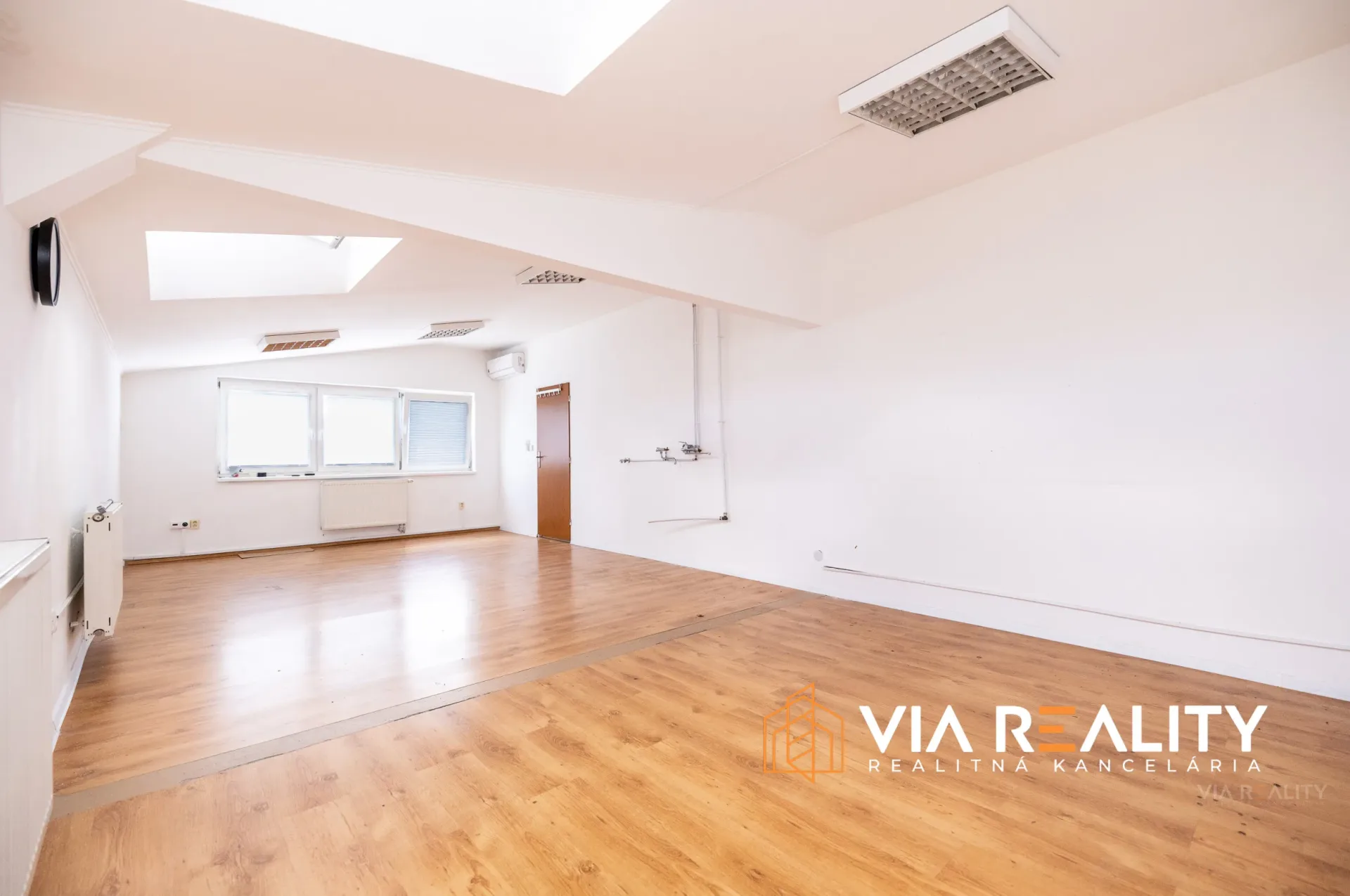 Administratívne priestory, 130m2, parkovanie, klimatizácia, pri Vienna Gate, prenájom, Kopčianska, Bratislava