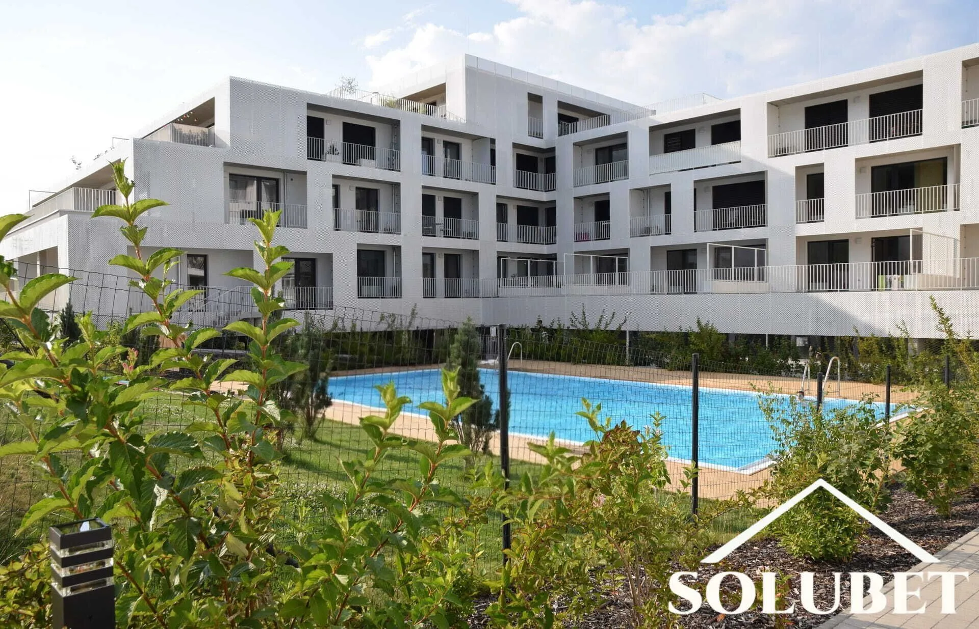 Prenájom – 2.izb. byt 49m², balkón, projekt AGÁTY s bazénom, fitkom