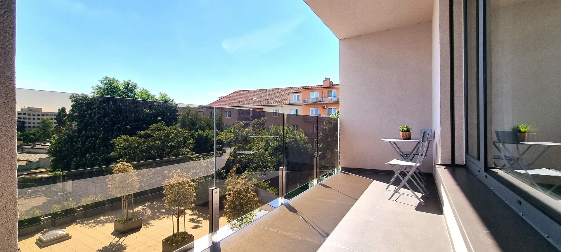 MODERNÝ KLIMATIZOVANÝ 3i. BYT S TERASOU 87,3m2 V NOVOSTAVBE / VARŠAVSKÁ ul. - BRATISLAVA III.