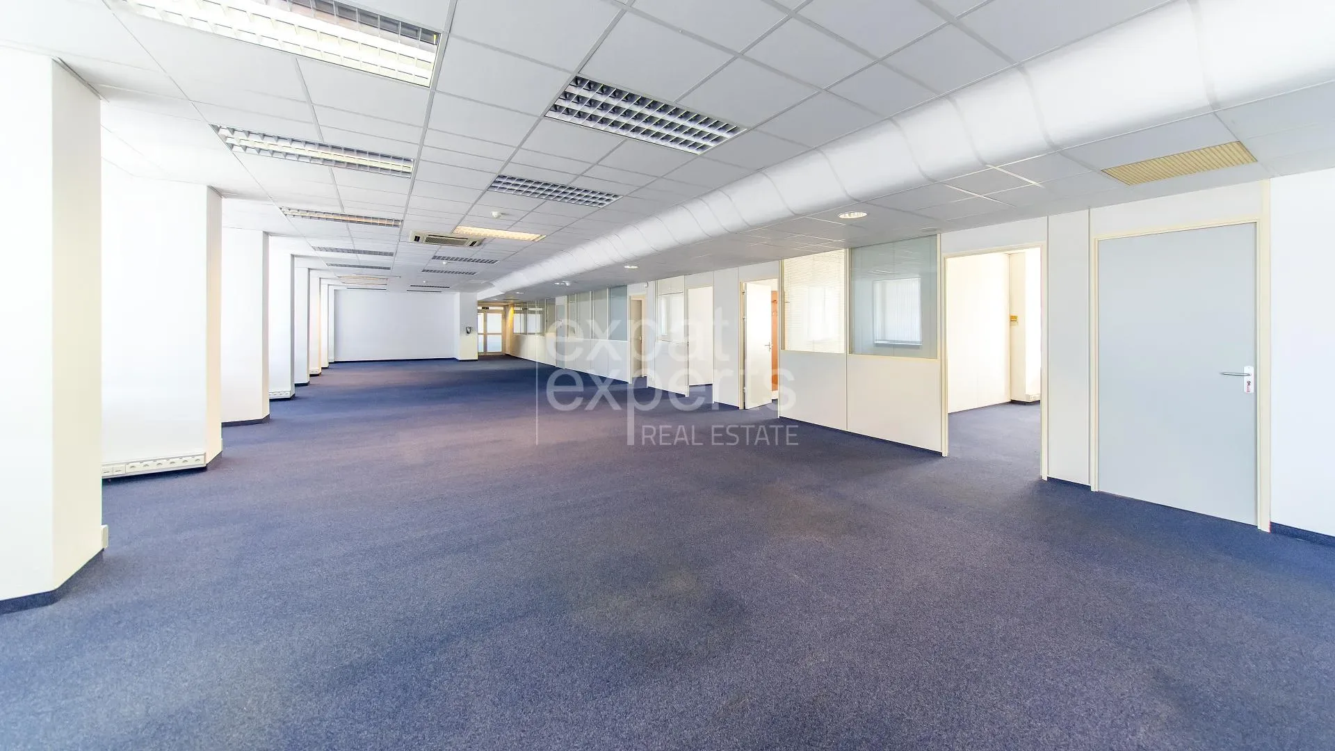 Administratívne priestory 310m2, možnosť úprav, parking, INCHEBA TOWER
