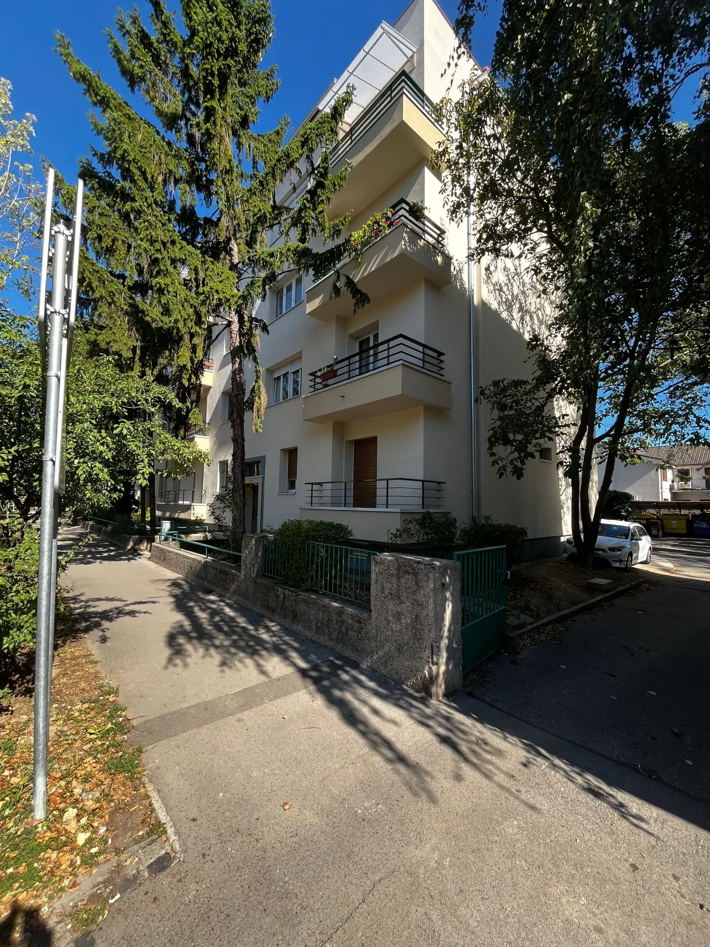 Prenajom 3 izbovy byt v bliskosti Polusu
