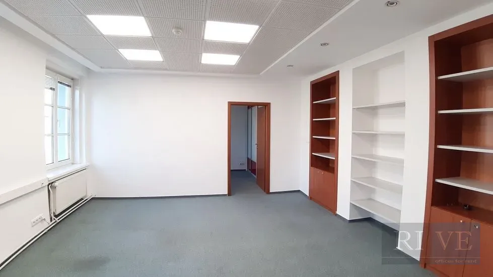 58 m2- príjemné kancelárie pri OC Centrál / Trnavské mýto