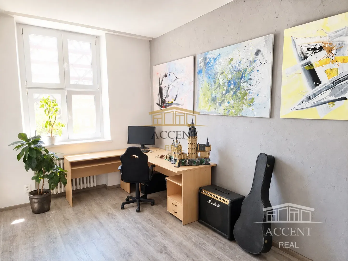 CHARIZMATICKÝ 4-IZBOVÝ STAROMESTSKÝ BYT (105M2) S VYSOKÝMI STROPMI A S KRÁSNYM VÝHĽADOM