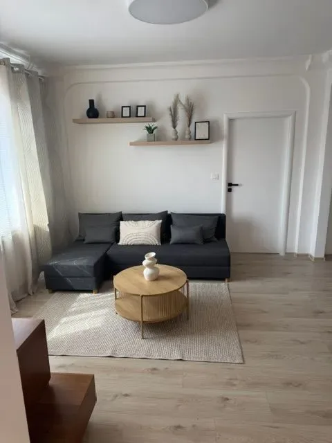 Svetlý zrekonštruovaný 2,5 izb. byt Ružinov