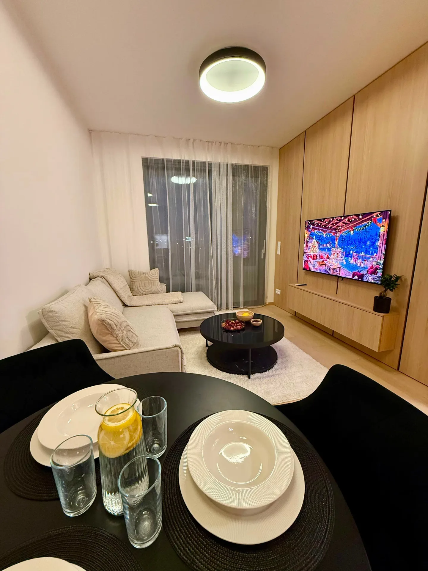 PRENÁJOM | NADŠTANDARDNÝ 2-IZBOVÝ BYT | PRÍSTAVNÁ 1 | TERASA 25 m² | GARÁŽOVÉ STÁTIE