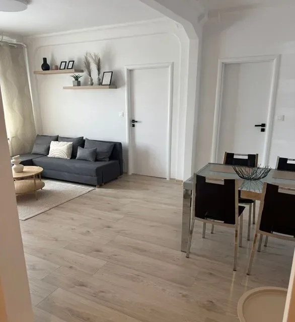 Svetlý zrekonštruovaný 2,5 izb. byt Ružinov