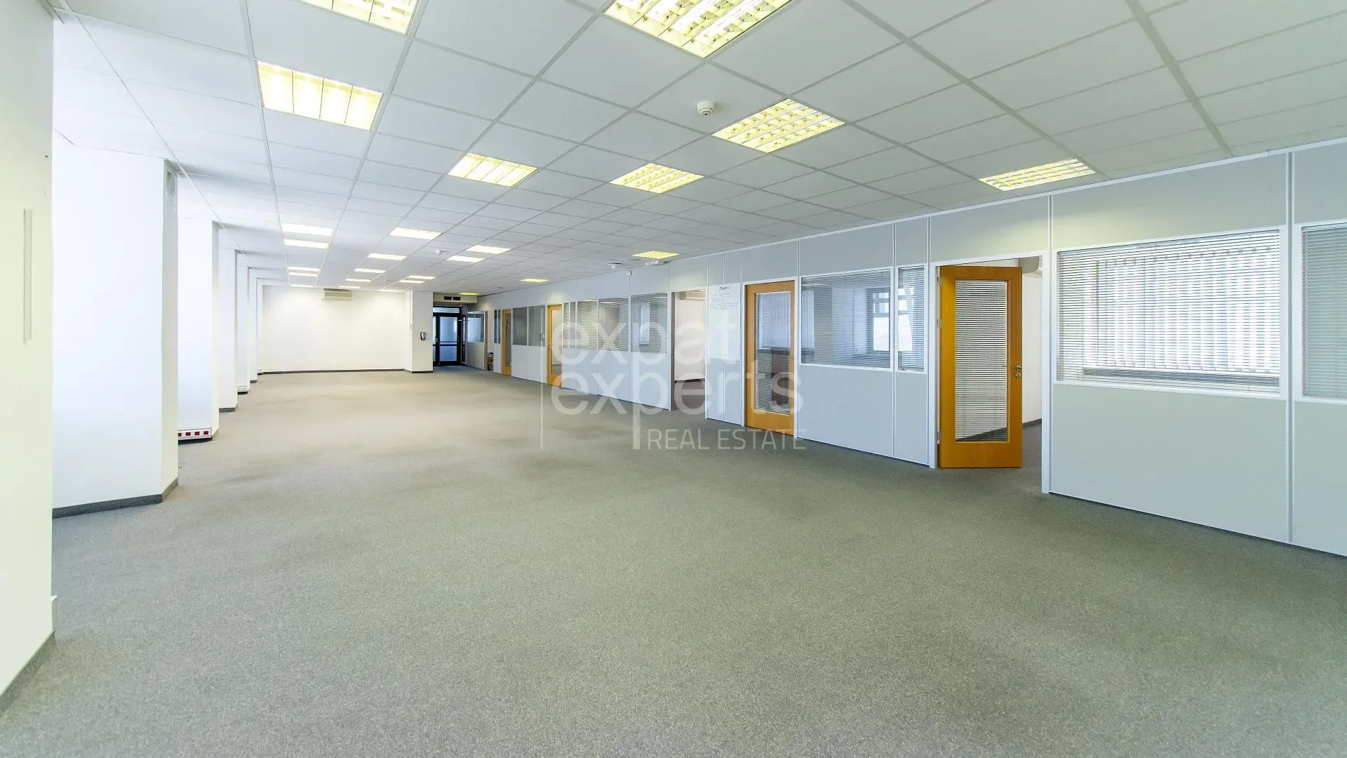 Skvelé administratívne priestory 310m2, parkovanie INCHEBA TOWER