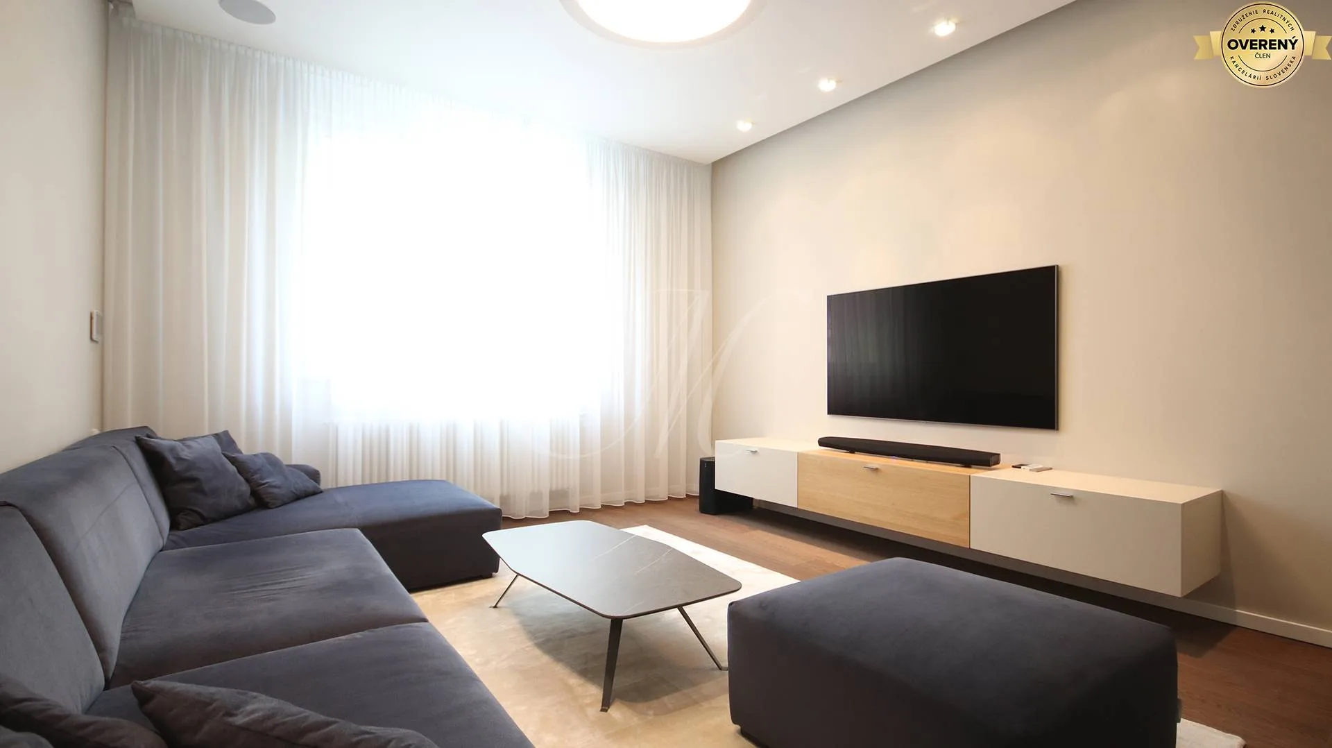 METROPOLITAN │Exkluzívny 3i byt v historickom centre na prenájom