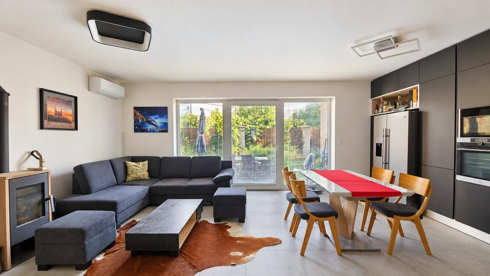 MODERNÝ 5-IZBOVÝ RODINNÝ DOM S TERASOU A ZÁHRADOU | 140 m² | 3x PARKING | KLIMATIZÁCIA | KRB