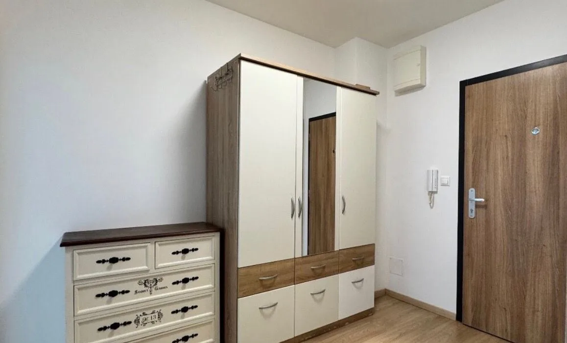 Na prenájom priestranný a svetlý 2-izbový byt s výmerou 52 m2
