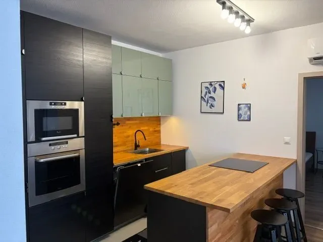 Prenájom 3i. bytu s terasou a 2 parkovacími miestami