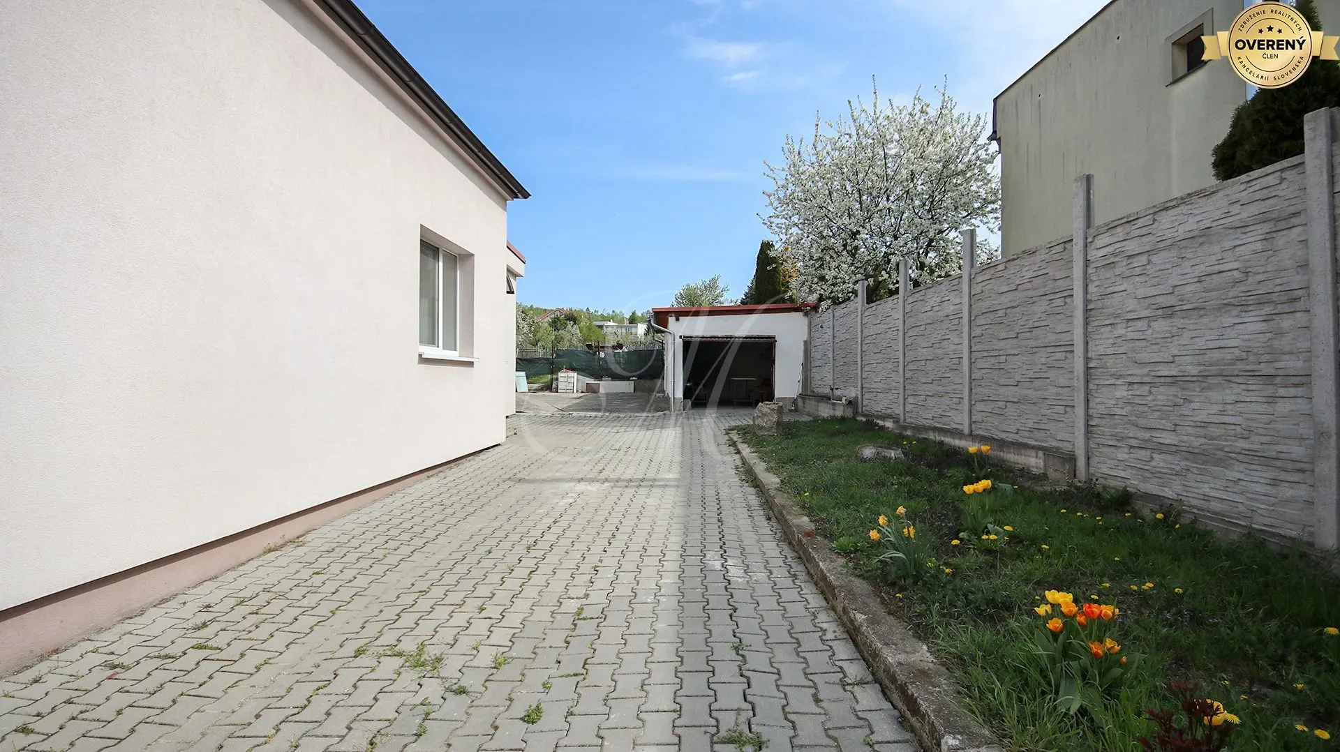 METROPOLITAN │ Zrekonštruovaný rodinný dom s parkovaním, Lamač