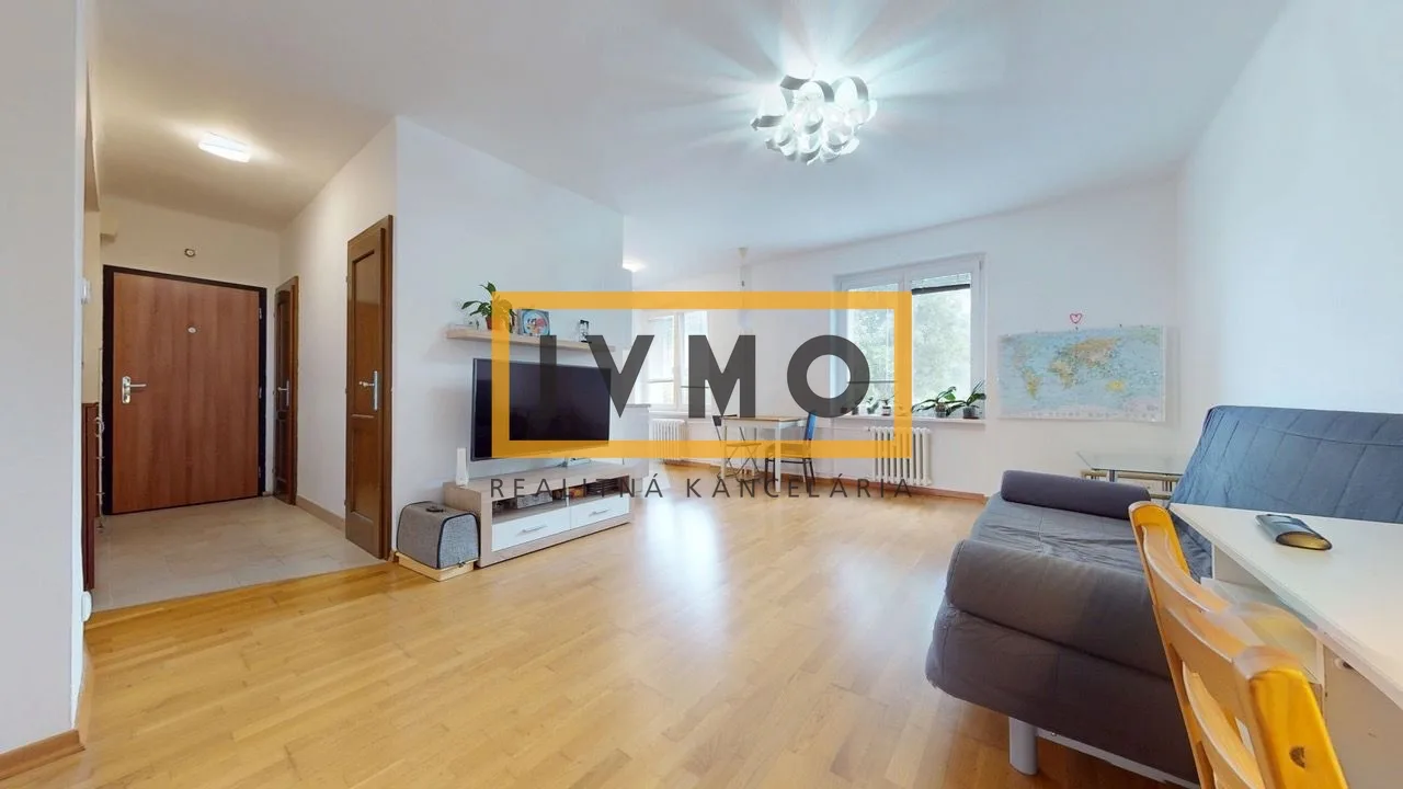 Príjemný 3i byt 76m, Haburská ul., BA II - Ružinov, v blízkosti Štrkoveckého jazera, kompletná RŠ, zeleň,na skok do centra, dobrá adresa, NADŠTANDARD