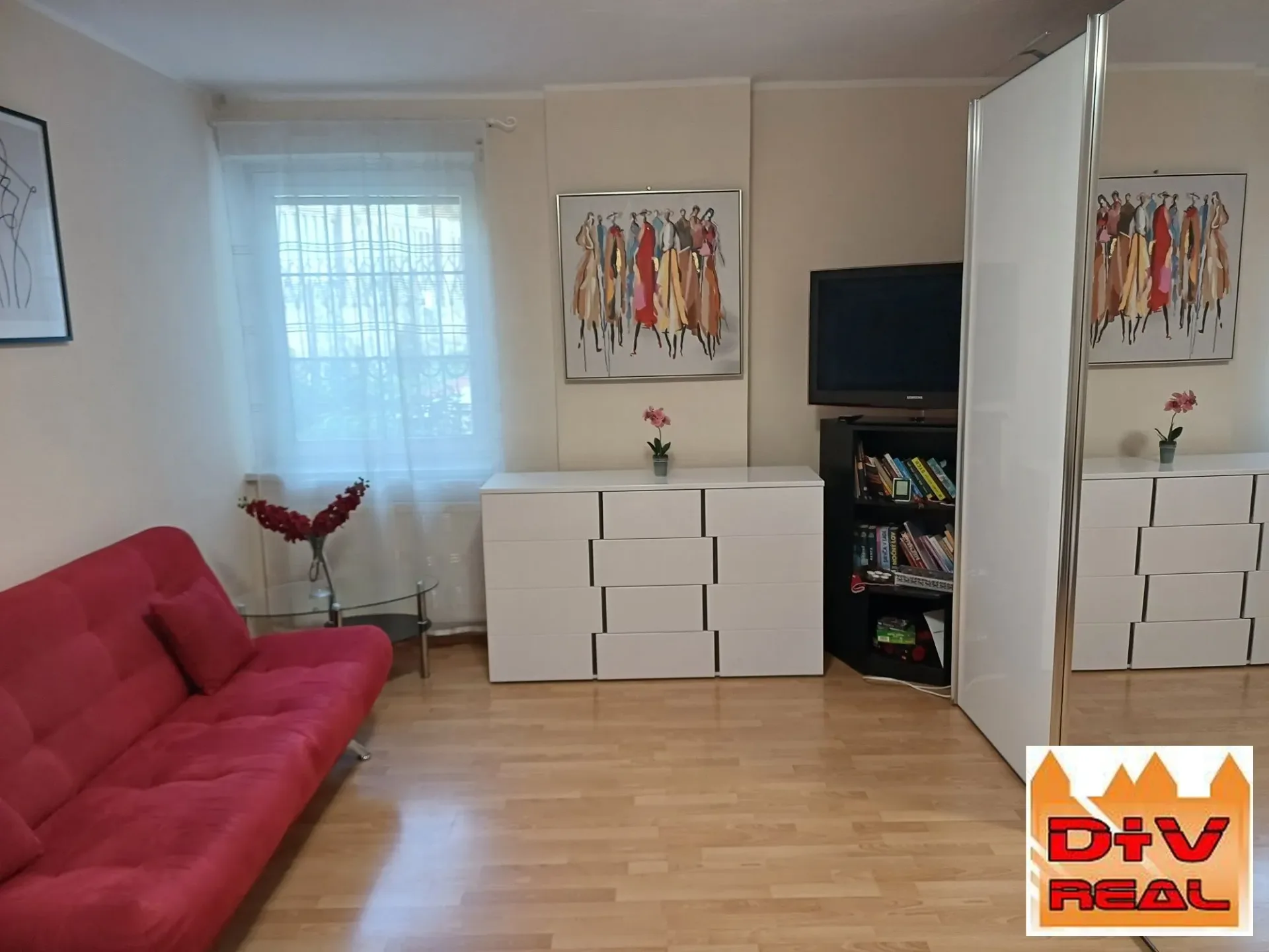 Prenájom 1-izbový moderne kompletne zariadený byt s vyhradeným parkovaním pred domom, Zhorínska ul., Bratislava IV., Lamač