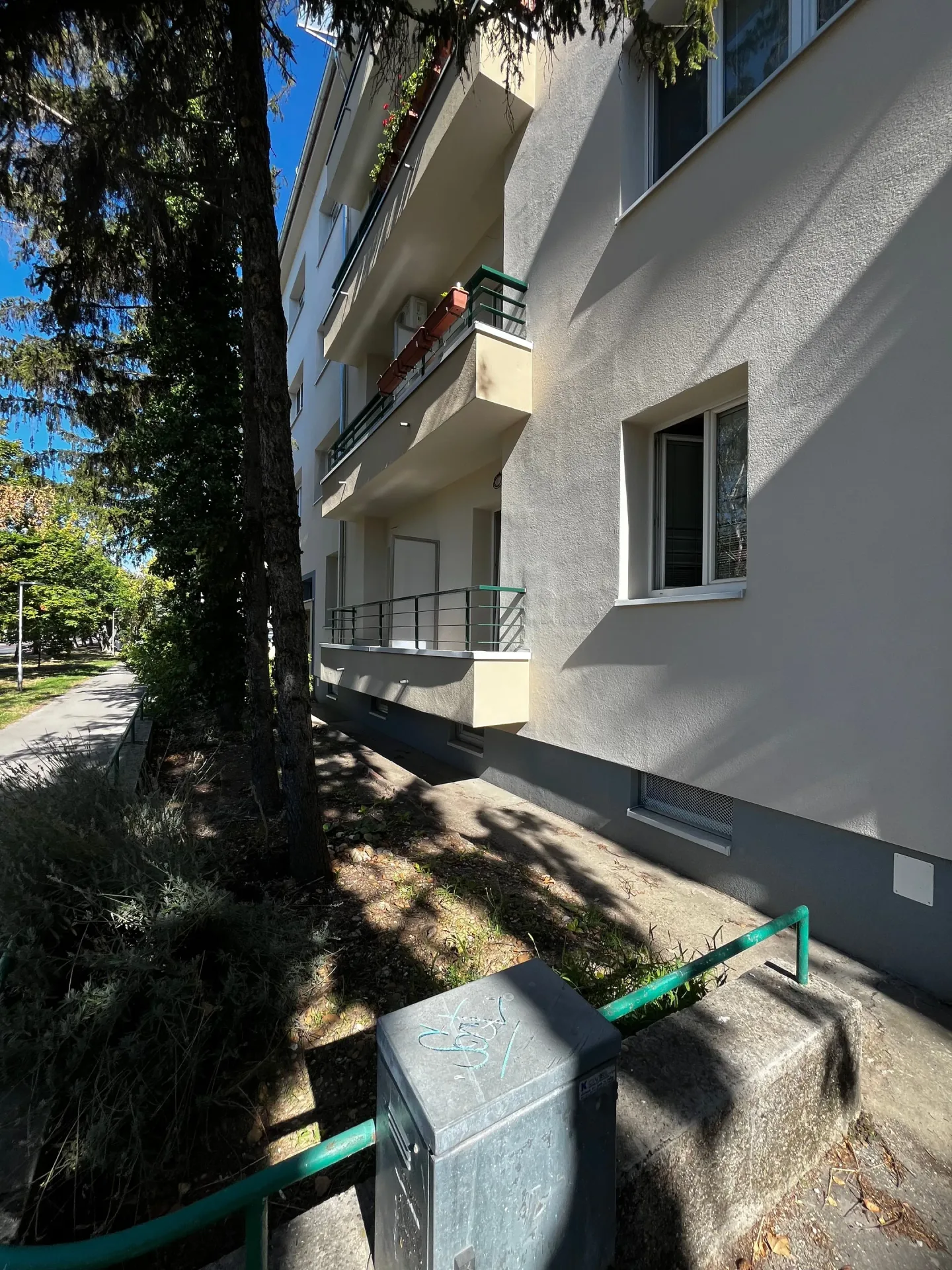 Prenajom 3 izbovy byt v bliskosti Polusu