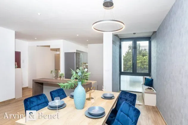 Arvin & Benet | Priestranný a nový 3i byt v Starom meste