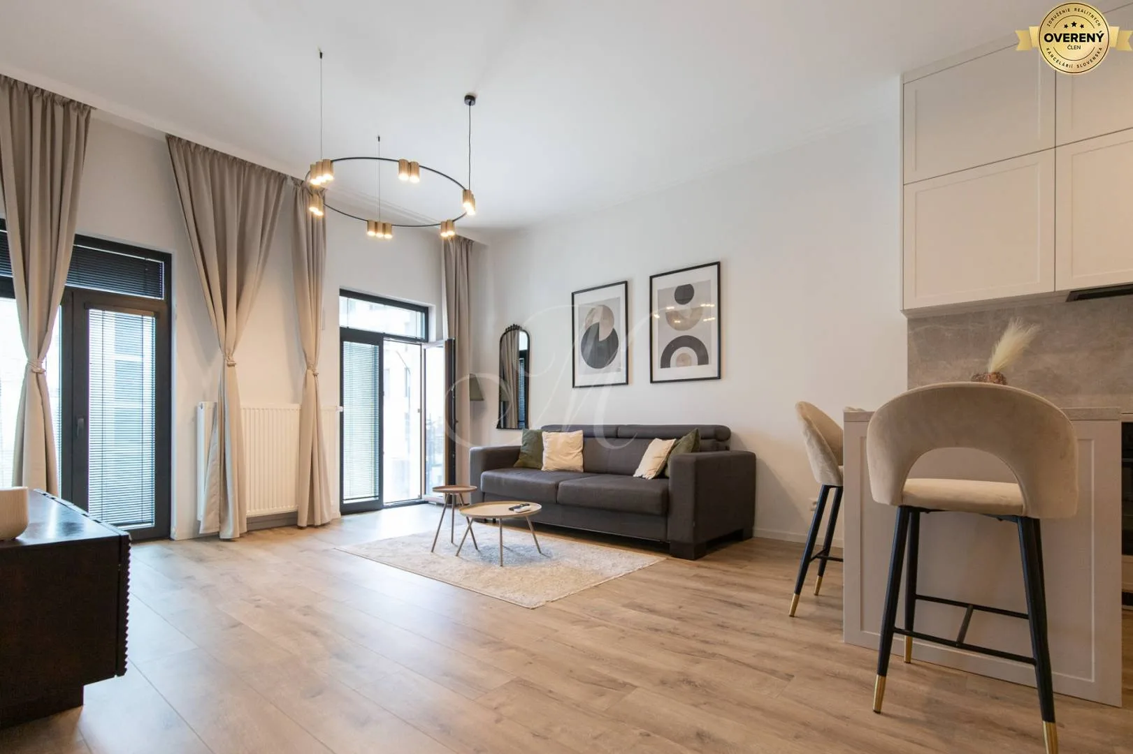 METROPOLITAN │ Zariadený byt s parkovaním, Staré Mesto