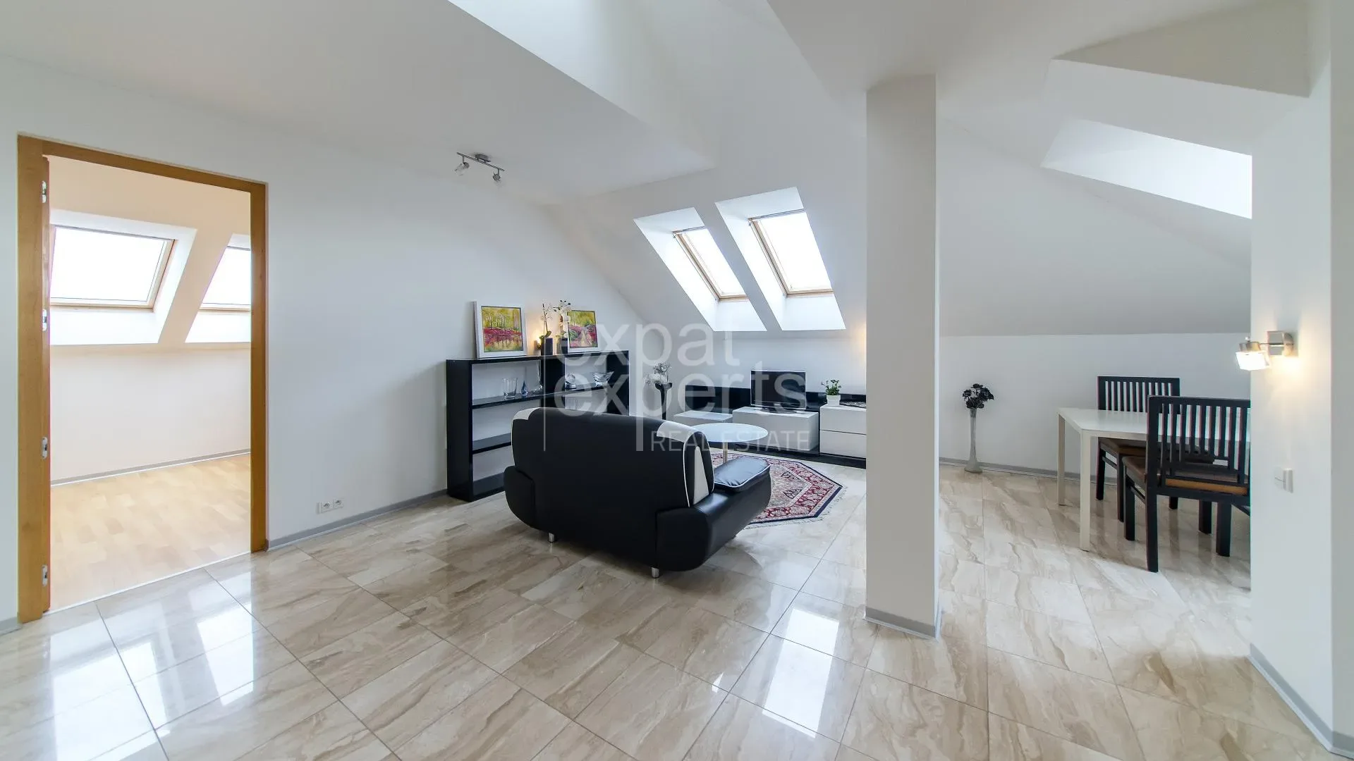 Moderný podkrovný 4i byt 118 m2 vo výbornej lokalite, HLBOKÁ RESIDENCE